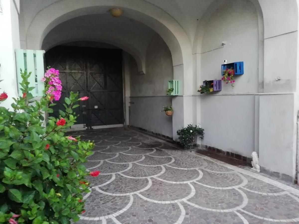 Residenza Caserta Sud - Appartamento Con Giardino Ngoại thất bức ảnh