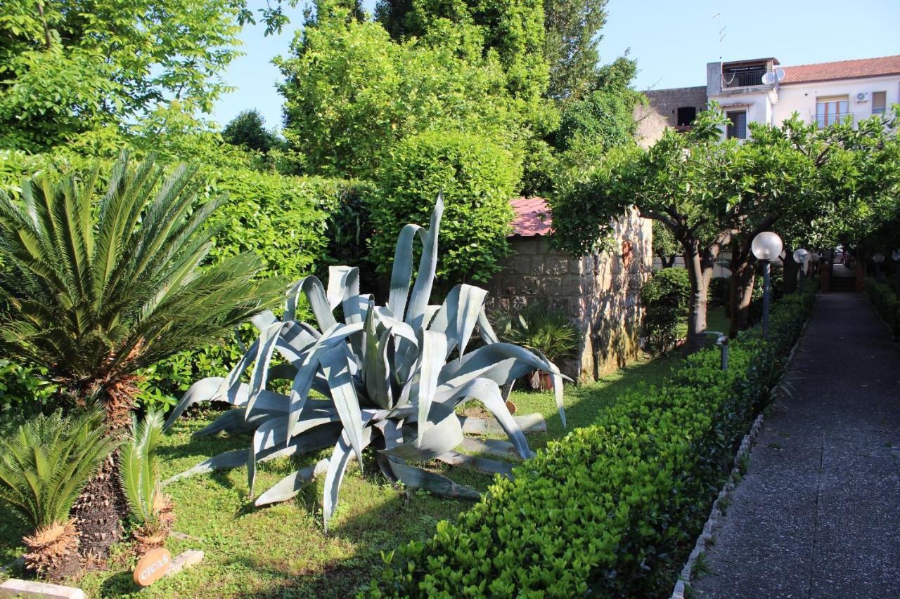 Residenza Caserta Sud - Appartamento Con Giardino Ngoại thất bức ảnh