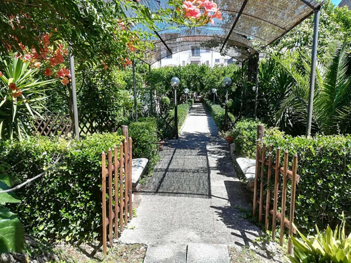 Residenza Caserta Sud - Appartamento Con Giardino Ngoại thất bức ảnh
