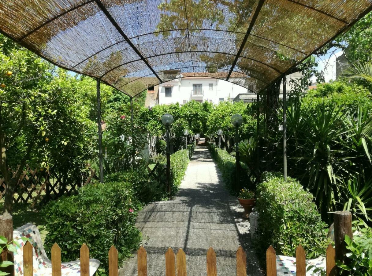 Residenza Caserta Sud - Appartamento Con Giardino Ngoại thất bức ảnh