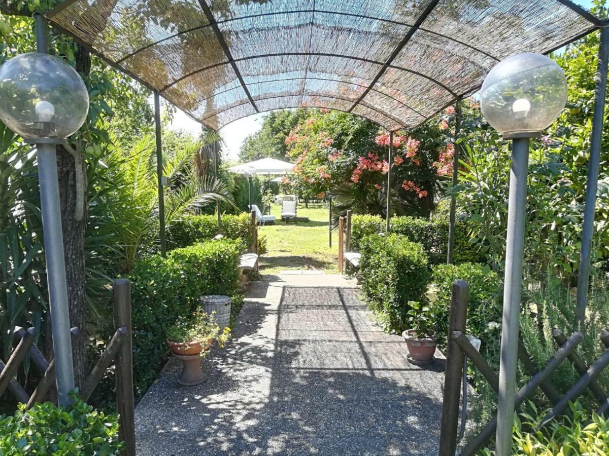 Residenza Caserta Sud - Appartamento Con Giardino Ngoại thất bức ảnh